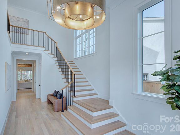 5th image of 3912 Stoney Ridge Trl