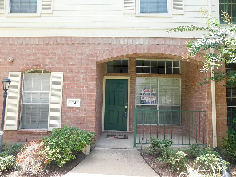 2710 Grants Lake Blvd #F4 — Photo 1