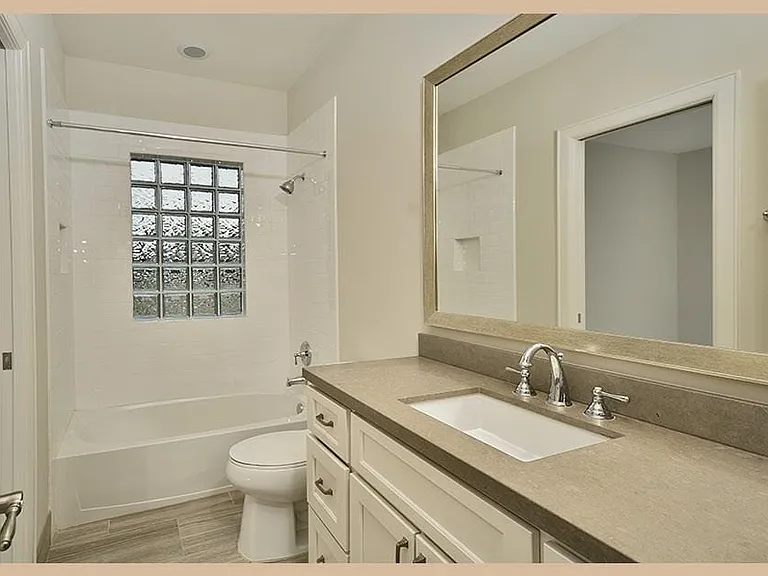 215 Willow St — Photo 17