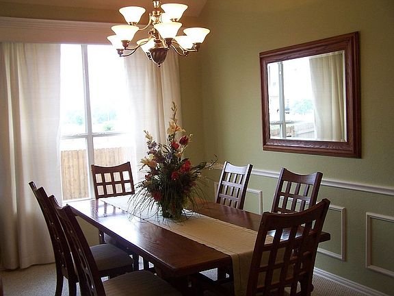 3rd image of 4716 Stockwood Dr