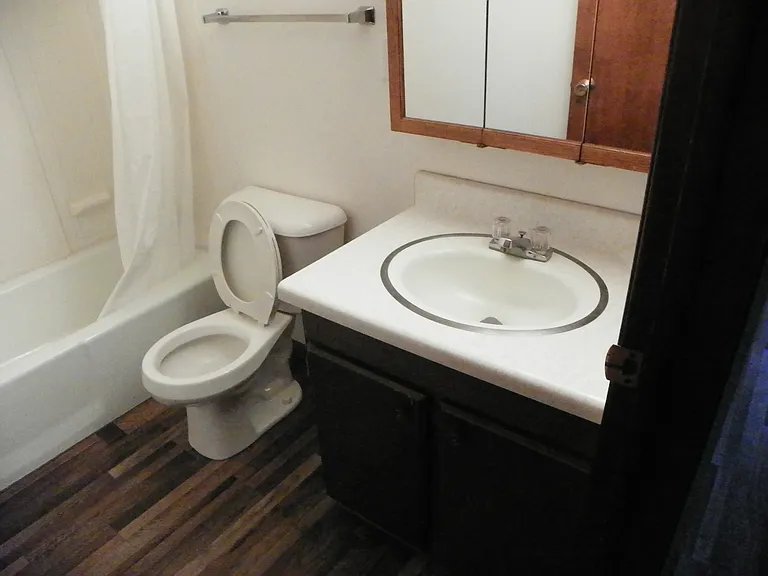 1221 Madison Ave #213 — Photo 8
