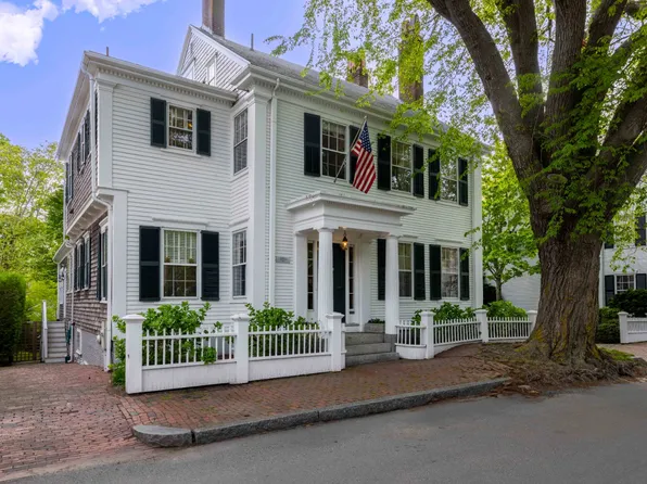 9 Pleasant St, Nantucket, MA 02554