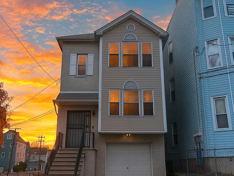 156 Ridgewood Ave #1 — Photo 1