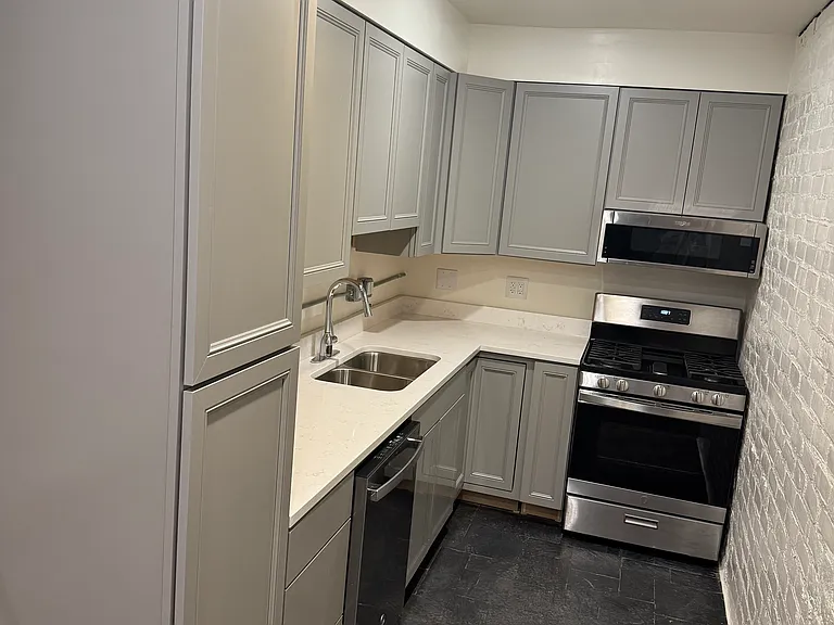 134 S Adams St #C — Photo 4