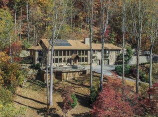 13 Scenic View Dr, Hendersonville, NC 28792