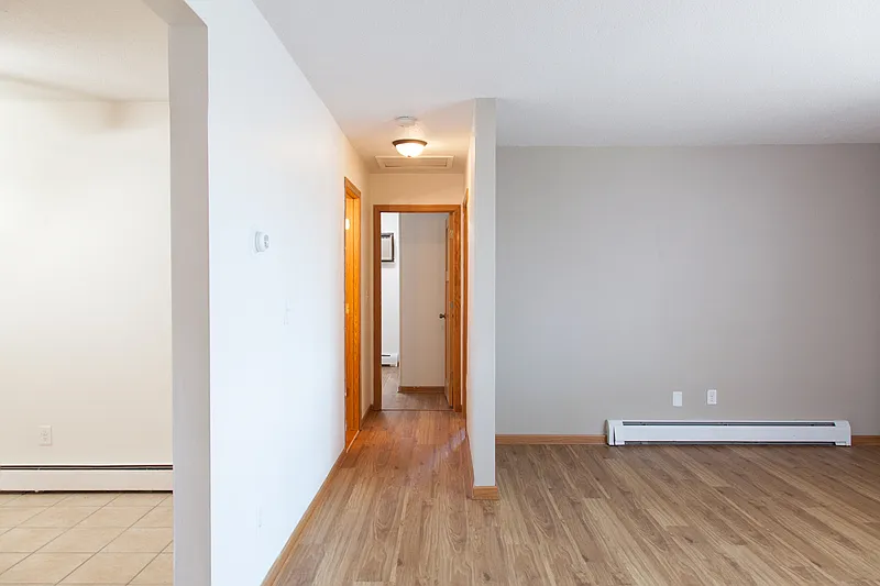 2 bed, 1.0 bath, $1,549 — Photo 4