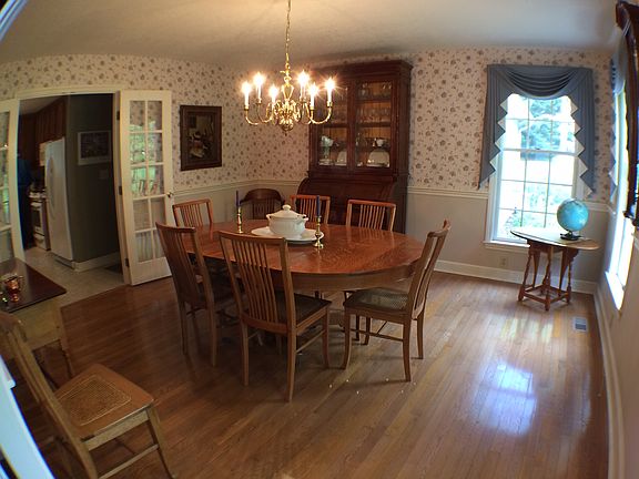 4th image of 31 Bending Oak Dr