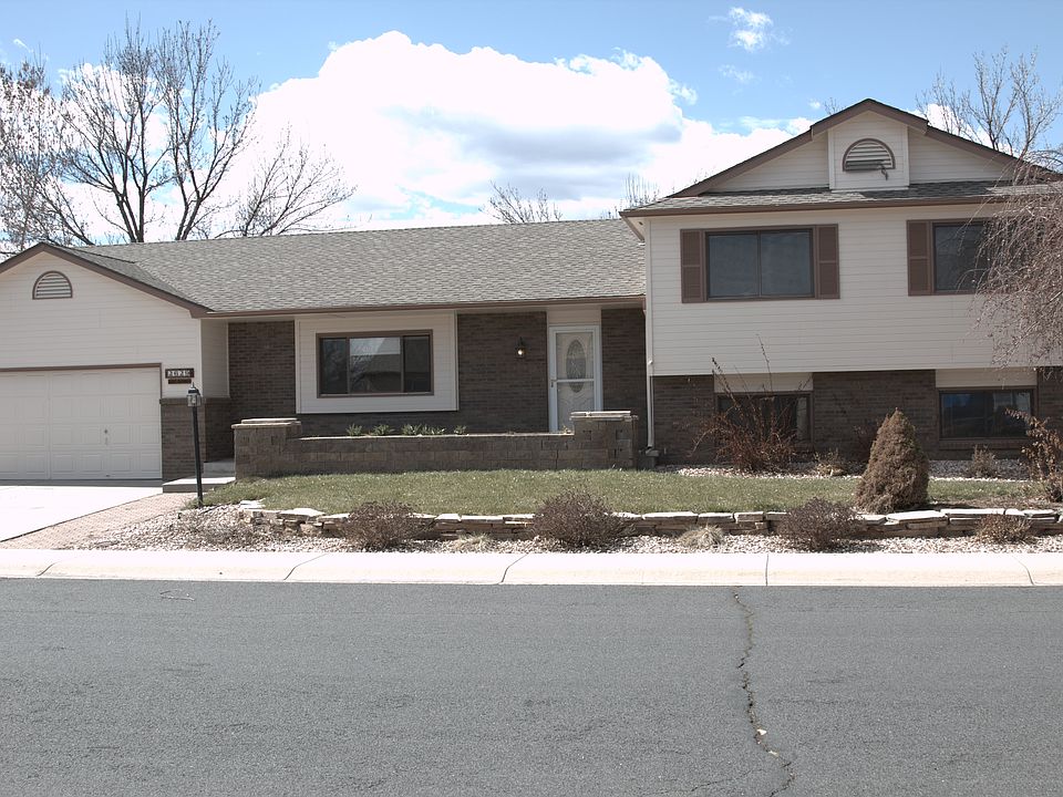 2629 E Redbud Dr