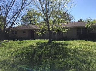 904 Phyllis Ln, Groesbeck, TX 76642