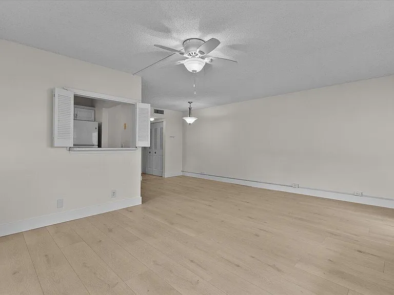 142 Kent St #I — Photo 8