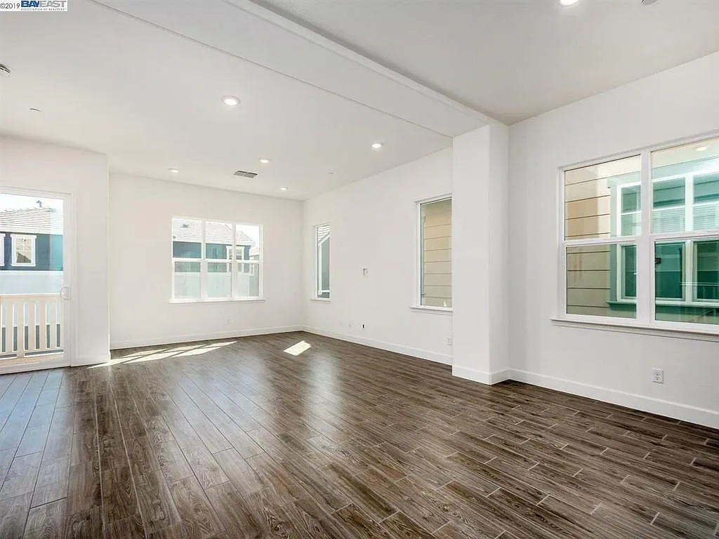 51 Huested St — Photo 2