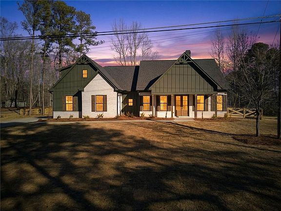 3rd image of 2203 Ridge Rd