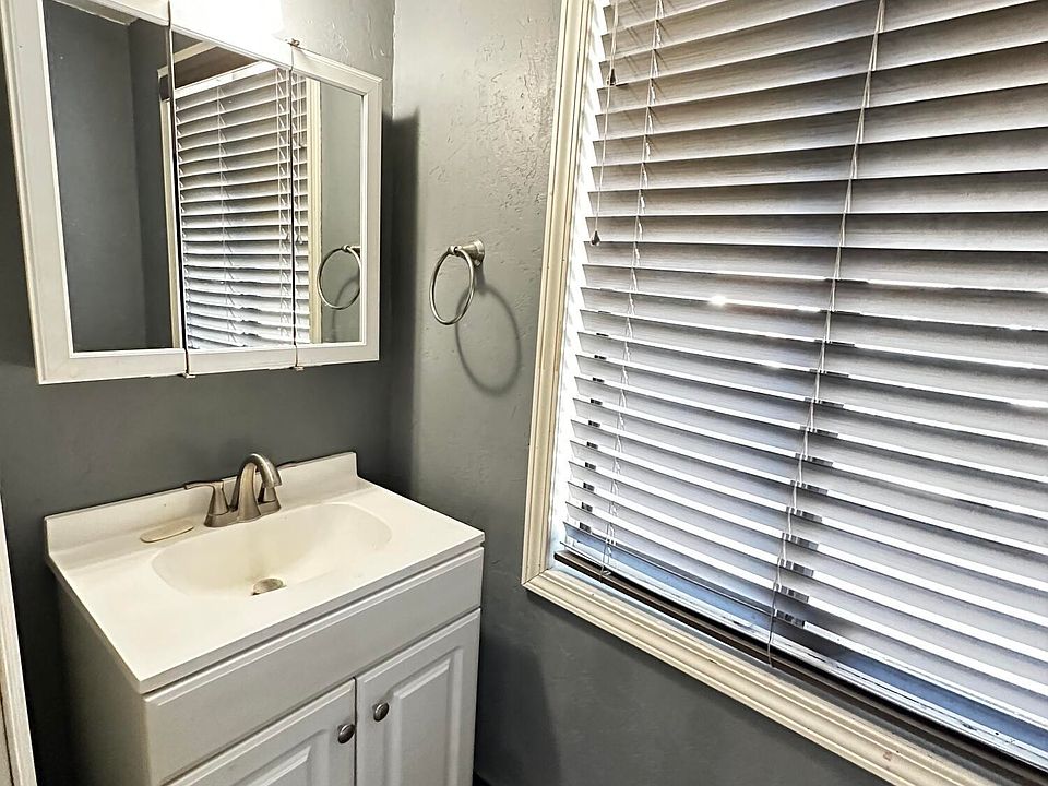 700 1/2 Villa Mora Ave, Las Cruces, NM 88001 | MLS #2301461 | Zillow