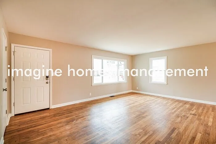 3 bed, 1.0 bath, 1166 sqft, $1,850 — Photo 3