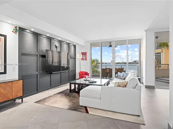 848 Brickell Key Dr APT 301, Miami, FL 33131