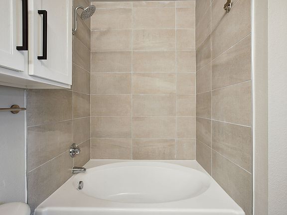 5th image of 1703 N Loop 1604 W #1207