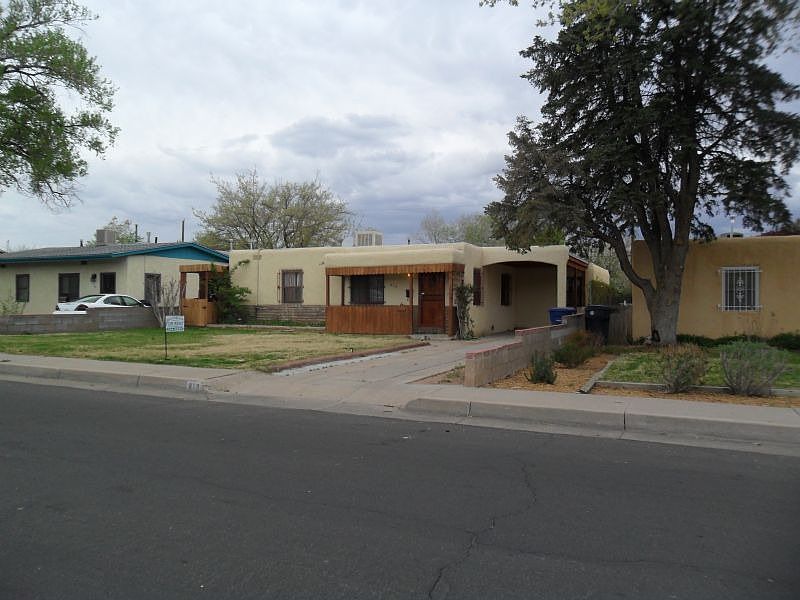 1st image of 813 Cardenas Dr SE