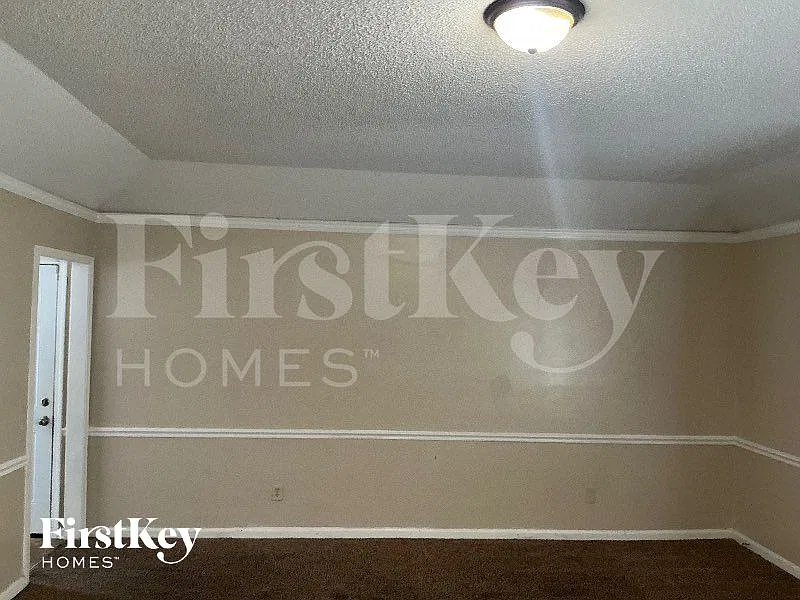 3 bed, 2.0 bath, 1270 sqft, $1,430 — Photo 3