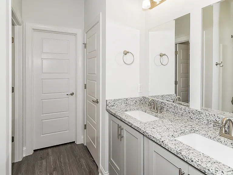 1084 Walker Point Way — Photo 12