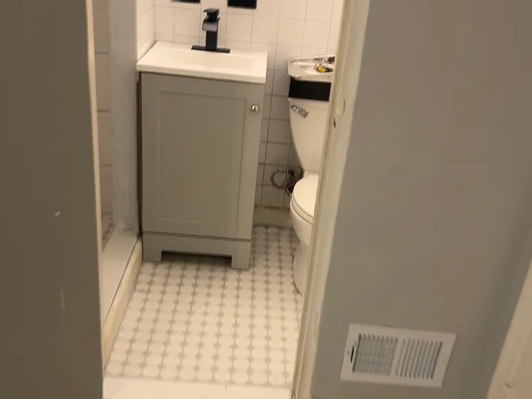 435 Effingham Ave #A — Photo 4