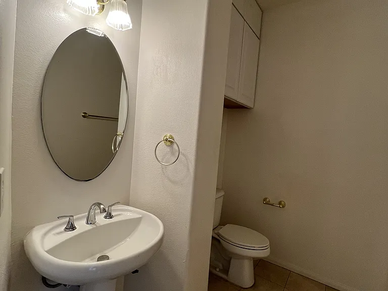 1ST FLR BATHROOM