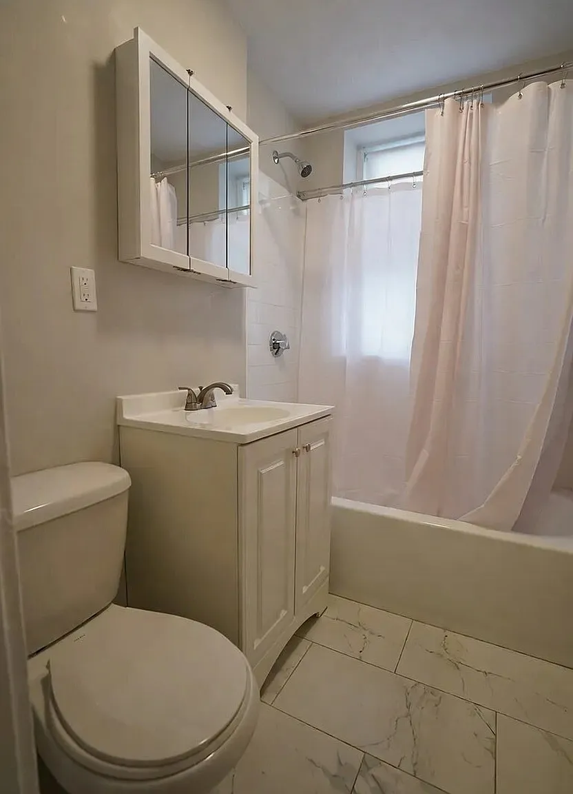 368 Riverway Apartments — Photo 3