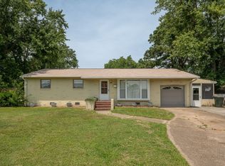 301 Latham Dr, Newport News, VA 23601