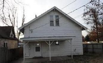 2nd image of 911 4th St