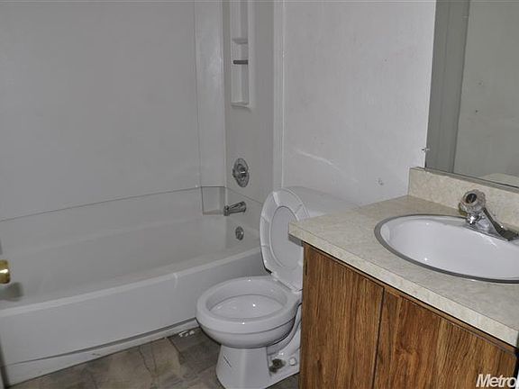 5th image of 4112 Weymouth Ln