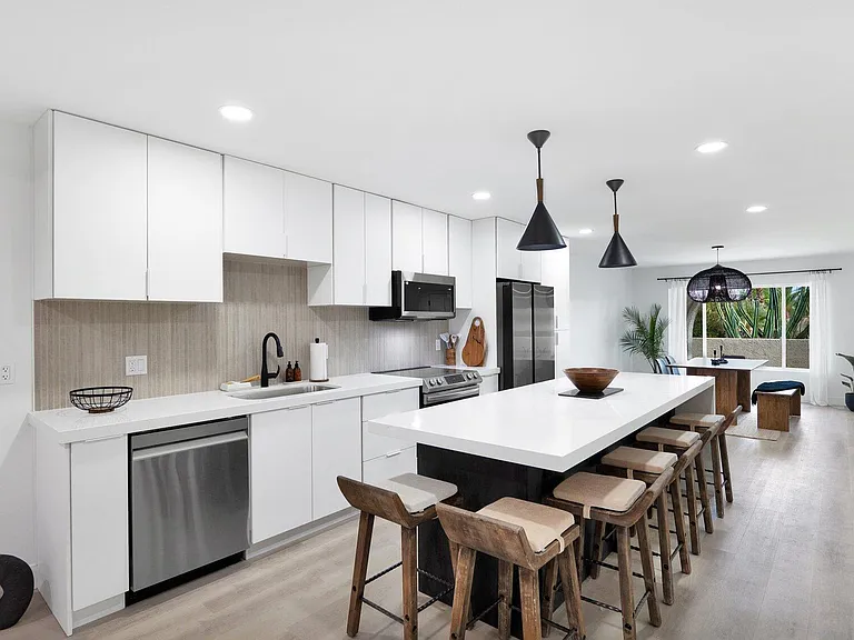 7207 N Via De Paesia — Photo 8