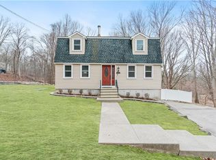 260 Mountaindale Rd, Smithfield, RI 02917