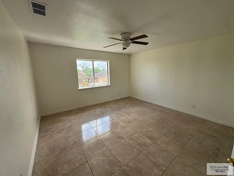 3433 Burgundy Dr — Photo 31