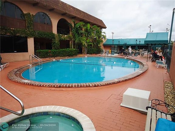 2nd image of 660 Tennis Club Dr APT 305