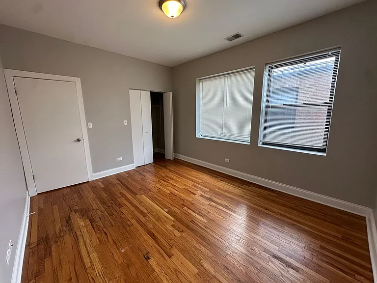 3216 W Argyle St #3 — Photo 5