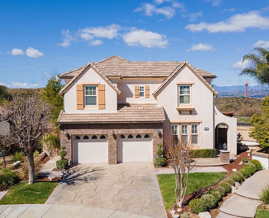 1st image of 25663 Elmwood Ln
