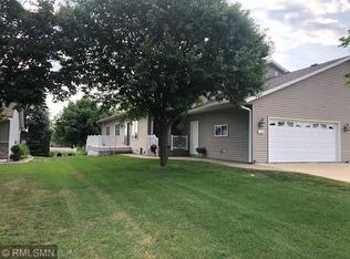 1133 Cheyenne St SW, Hutchinson, MN 55350