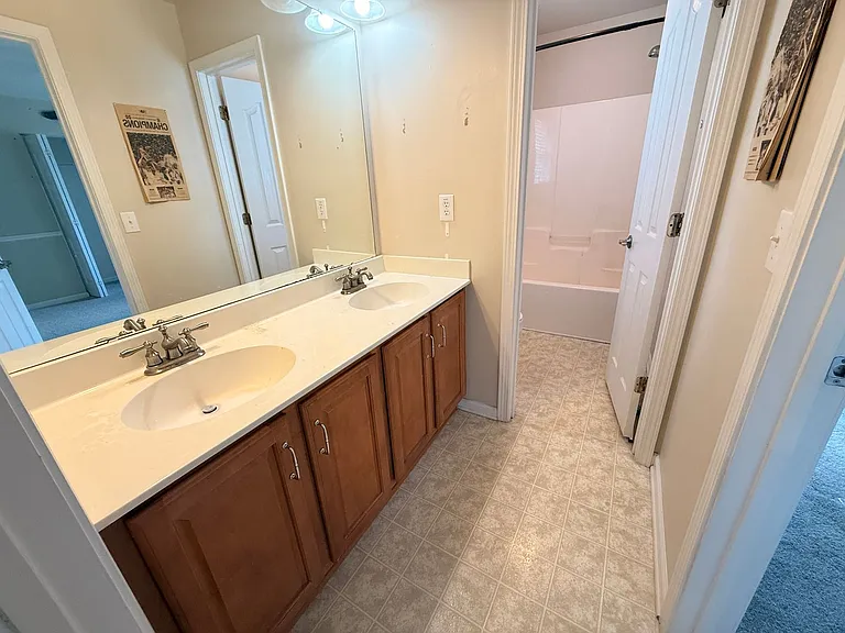 17418 Westmill Ln — Photo 15