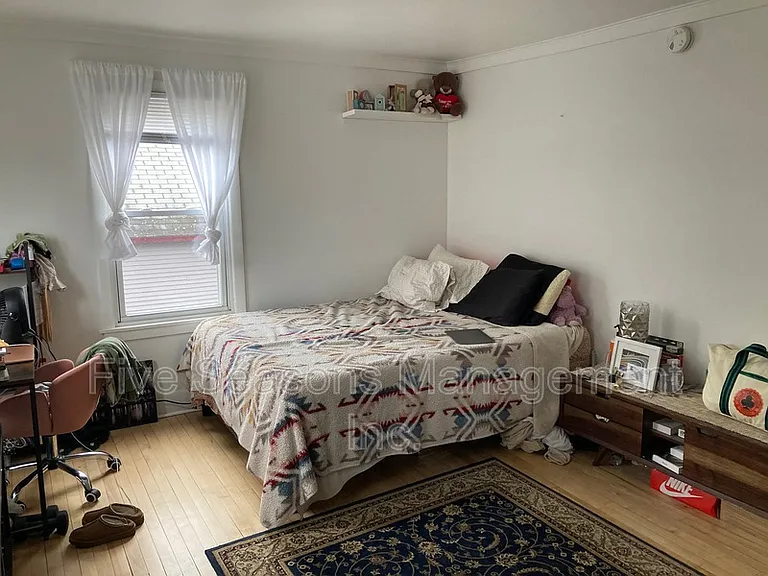 15 Allen St #2 — Photo 9
