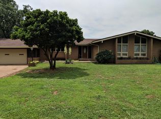 600 E Hillcrest St, Stockton, MO 65785