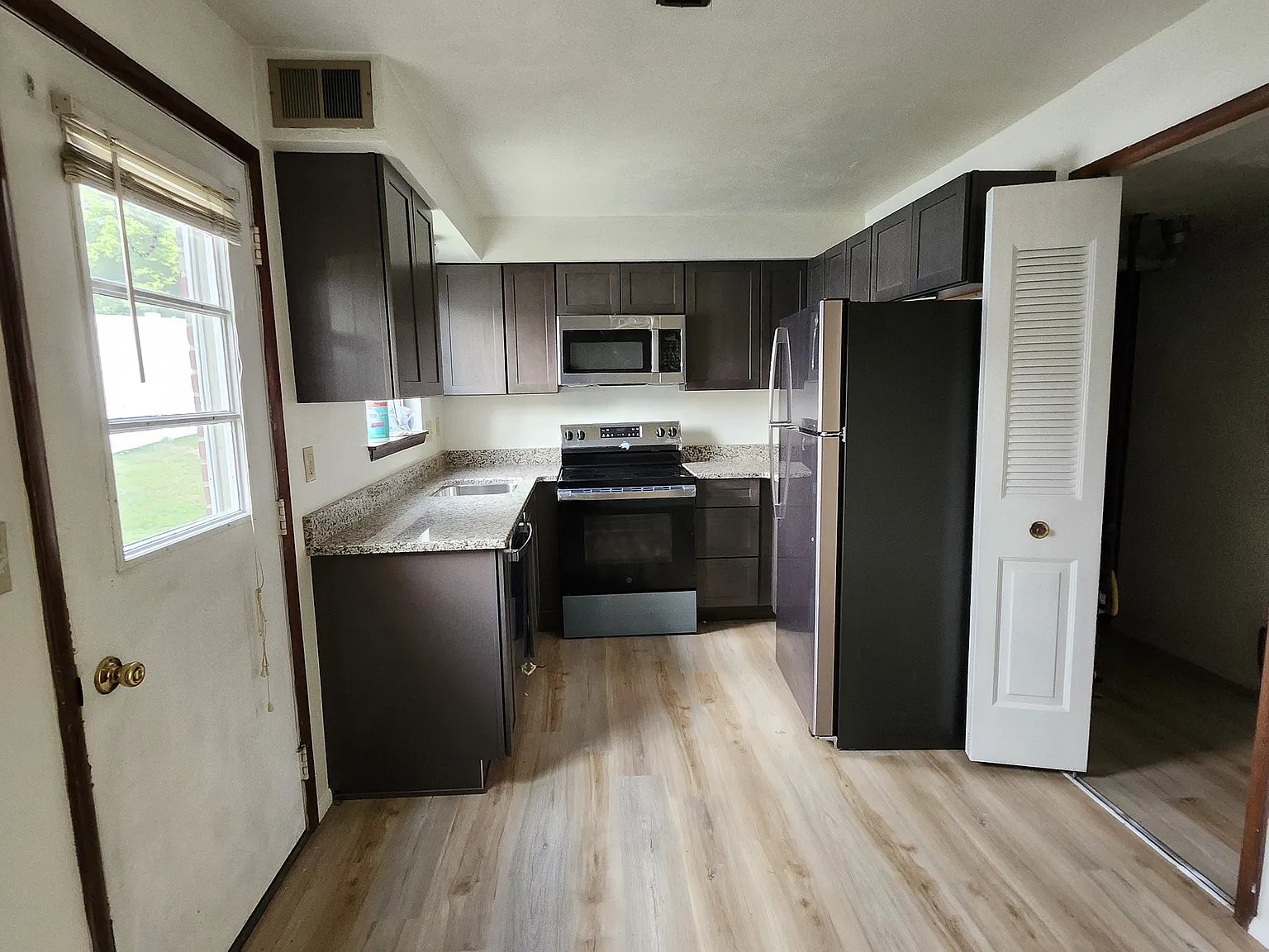 2 bed, $1,200 — Photo 1