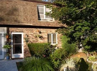 20 Lawrence Rd APT 3, Rowley, MA 01969