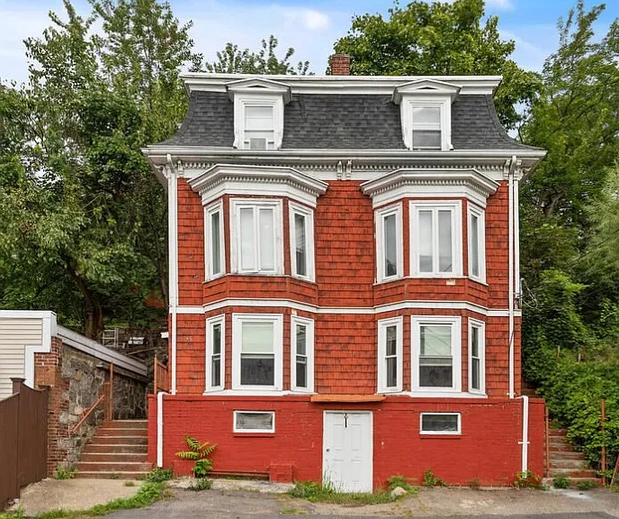 35 Essex Ct #1 — Photo 1
