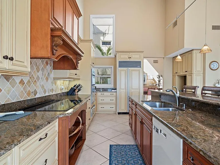 2254 Harbour Court Dr — Photo 37