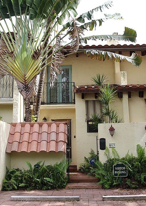1st image of 817 SE 2nd St