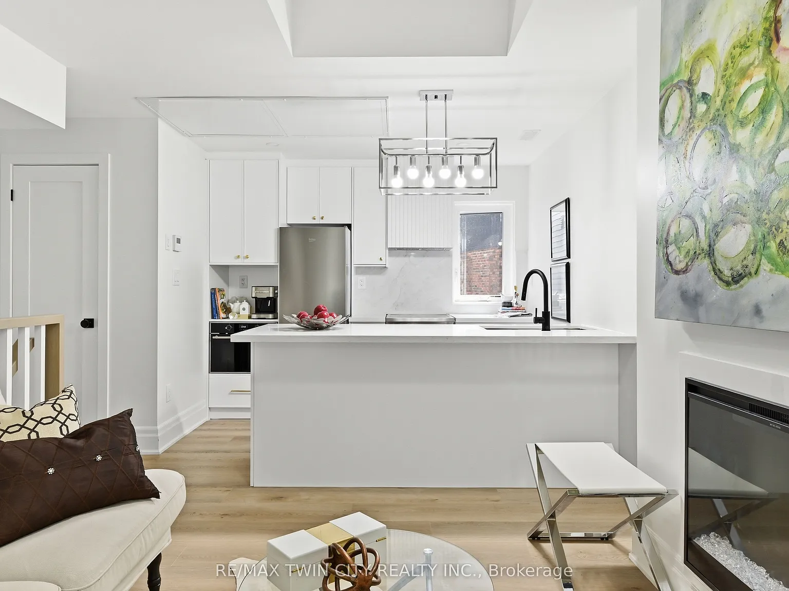 2 bed, $2,200 — Photo 4