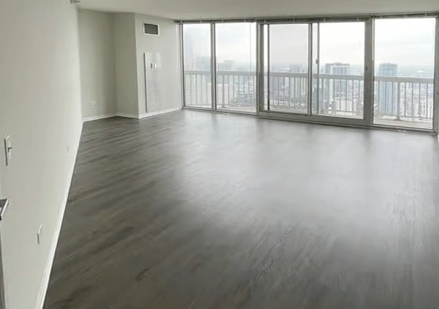 Studio, 690 sqft, $2,600 — Photo 1