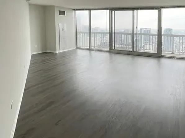 613 N State St, Chicago, IL