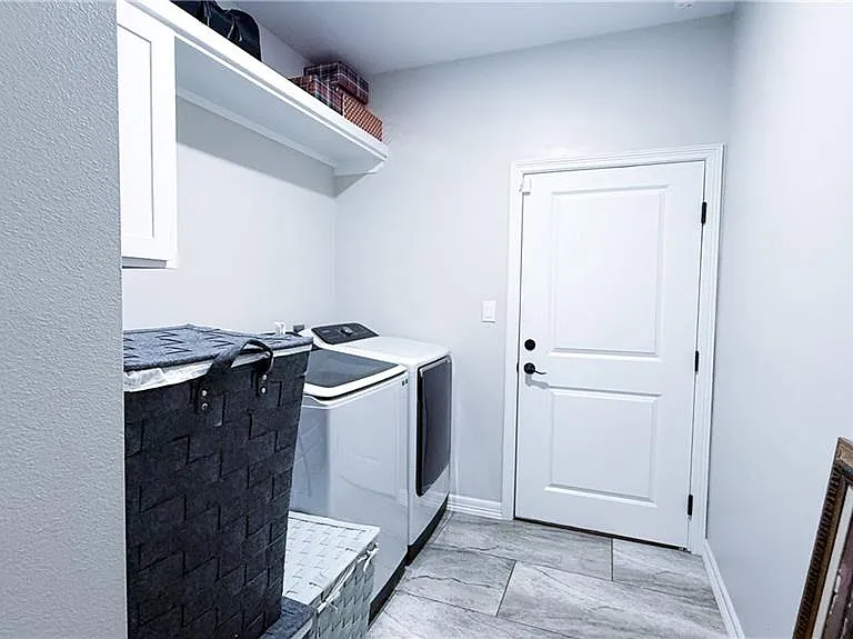 2501 S Cartier Dr — Photo 32