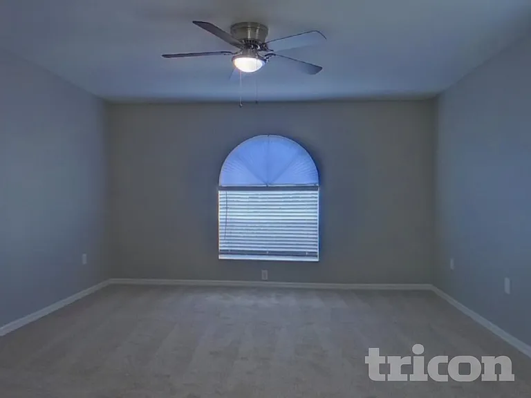 5913 Fall River Dr — Photo 7