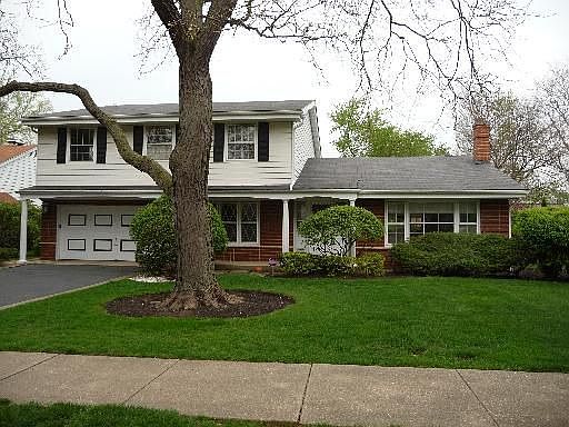 1st image of 2326 Meadow Dr N